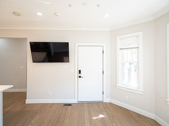 5th image of 41 Fairbanks St #3