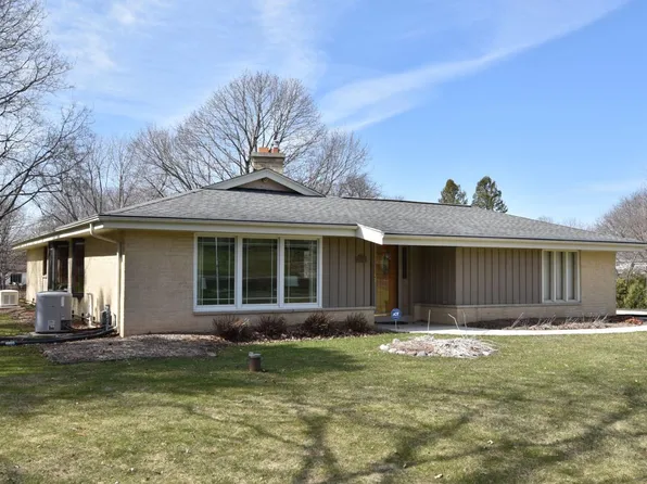 11447 North Meadowbrook DRIVE, Mequon, WI 53097