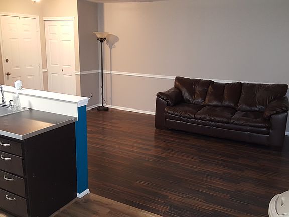 4th image of 141 Foxglove Dr #141