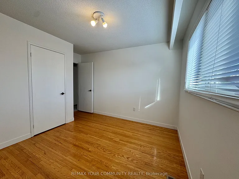 165 Aberdeen Ave — Photo 19
