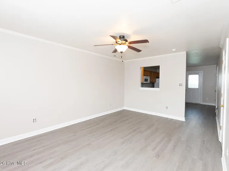 304 Bridgewood Dr — Photo 6