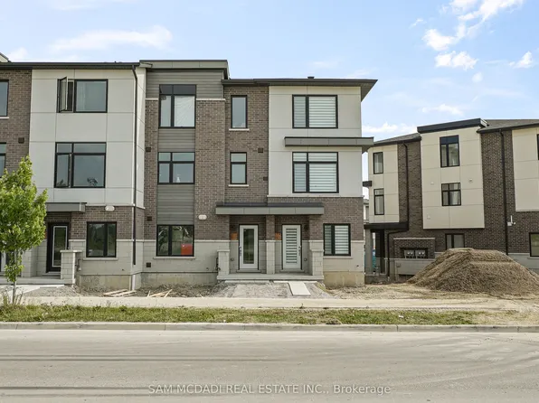 1695 Dersan St #601, Pickering, ON L1V 0G9