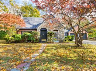 52 Middle Hwy, Barrington, RI 02806