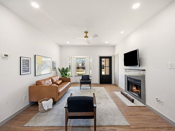 2nd image of 617 Reed St