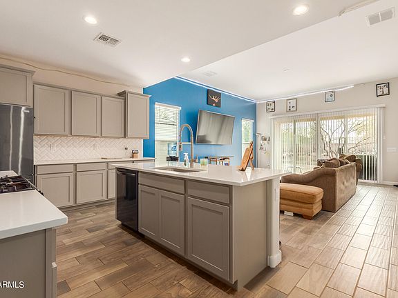 4th image of 38223 W NINA Street