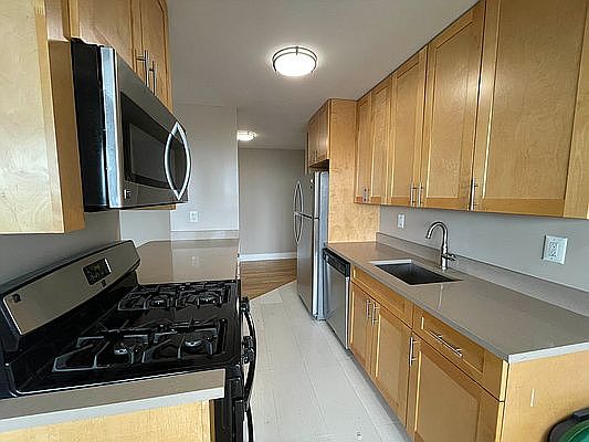 3rd image of 123-33 83rd Ave #2202