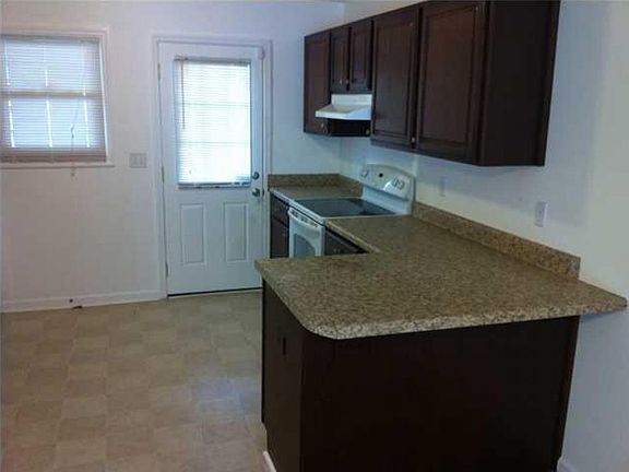 3rd image of 7424 Rock St APT A
