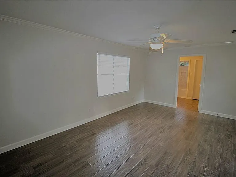 4607 Pine St — Photo 19