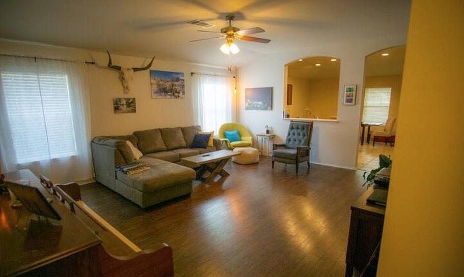 1st image of 5209 English Glade Dr