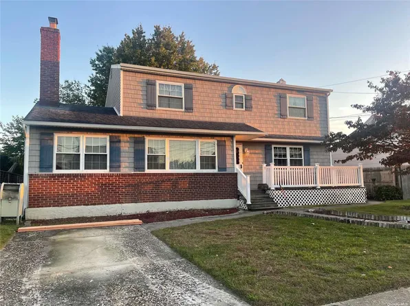 122 Kellum Street, West Babylon, NY 11704