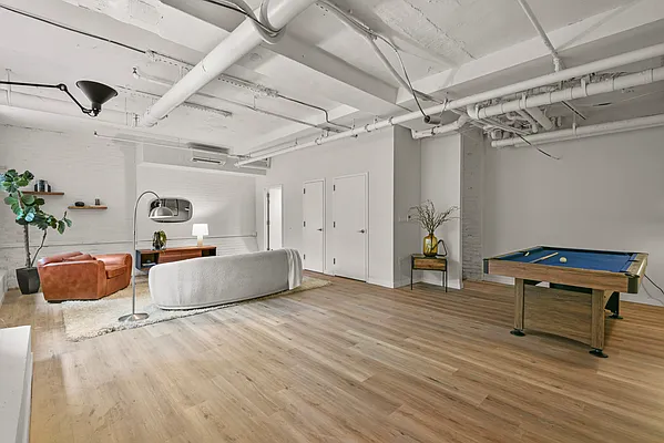 Rented by Nooklyn NYC LLC | media 12