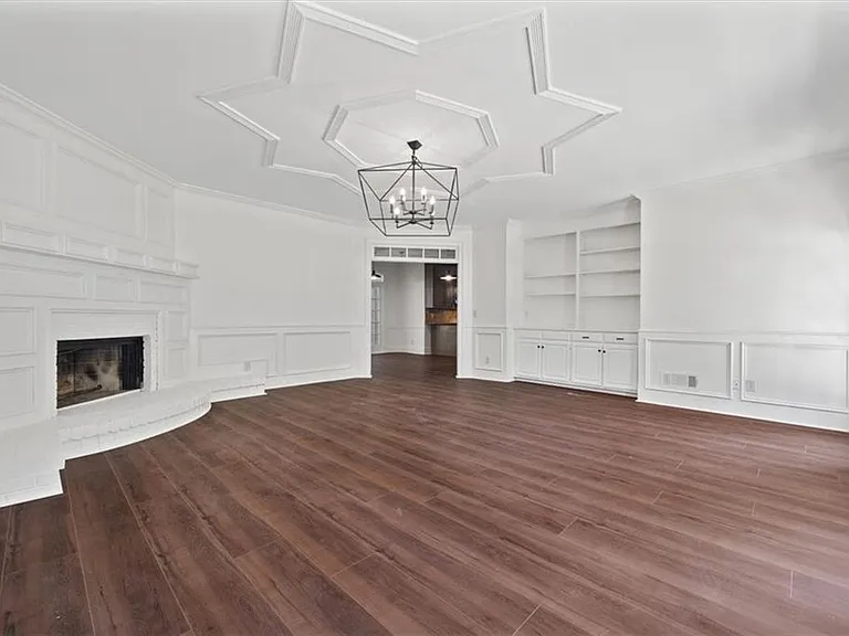 2120 Skyland Cove Ln — Photo 17