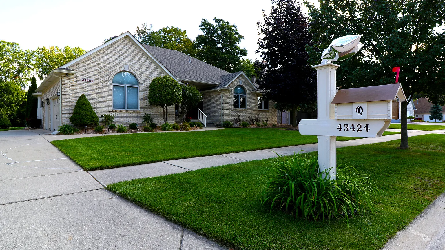 43424 Pond View Dr photo 1