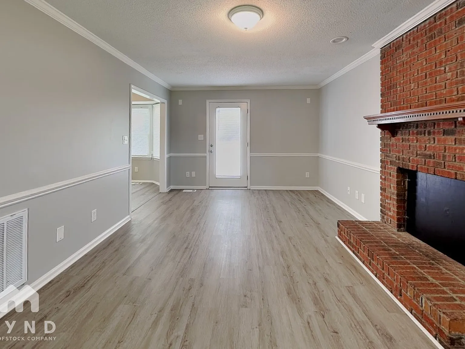 3 bed, 2.5 bath, 1432 sqft, $1,885 — Photo 3