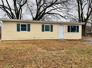 305 E 5th St, Cahokia, IL 62206