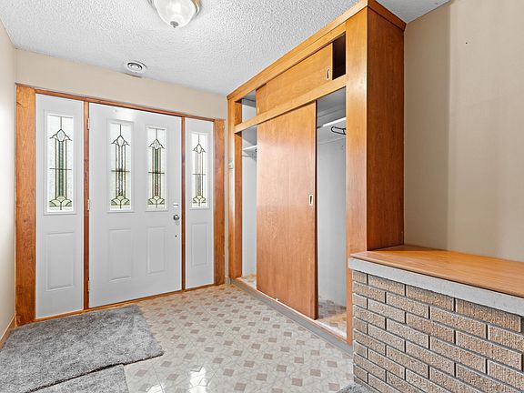 3rd image of 3816 Lillie Ct SW