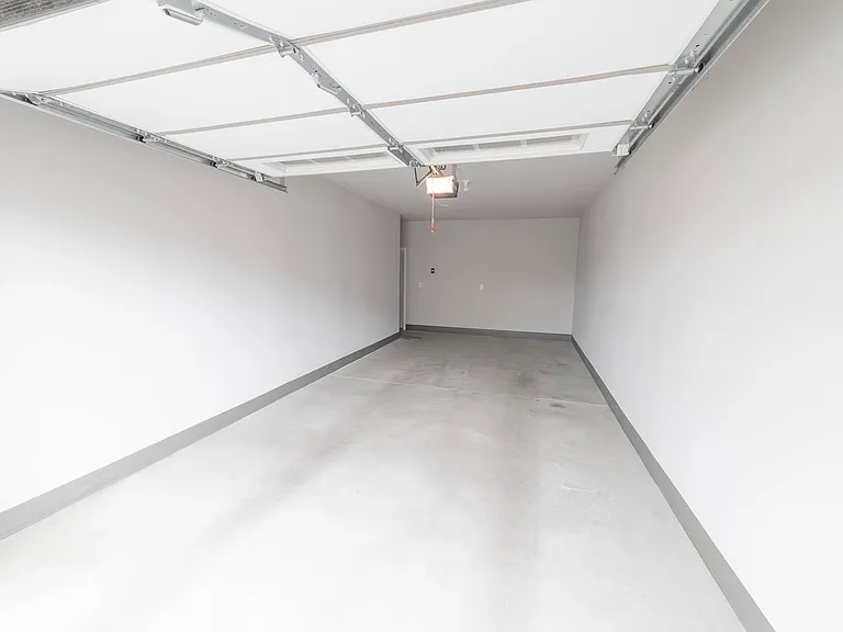 Mammoth Springs Apartments & Townhomes — Photo 48