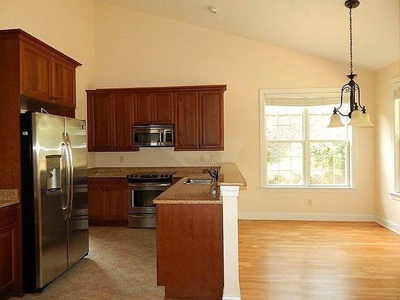 4th image of 194 Cottonwood Creek Ln