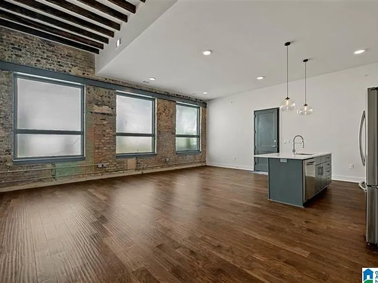 1801 2nd Ave #414 — Photo 2