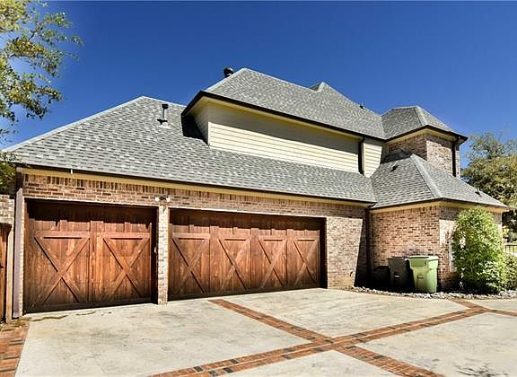 4th image of 2058 Miracle Pointe Dr
