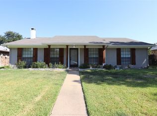 2207 Bowie Dr, Carrollton, TX 75006