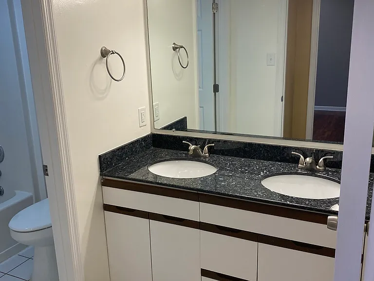 1201 Laurel Ave #305 — Photo 4
