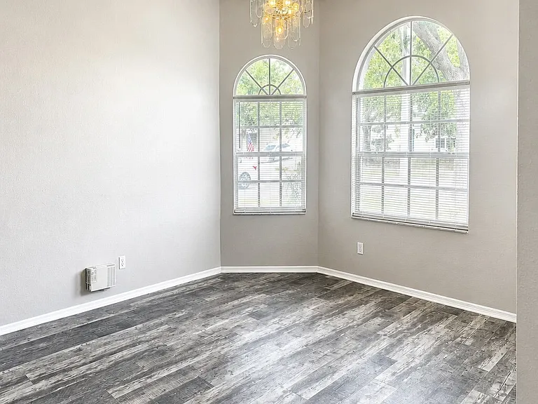 28202 Brokenmead Path — Photo 2