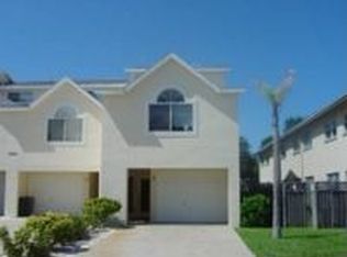 2304 1st St APT 4, Indian Rocks Beach, FL 33785