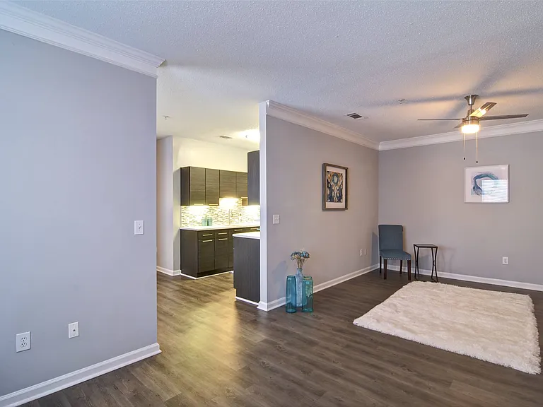 Park Creek Apartments — Photo 8