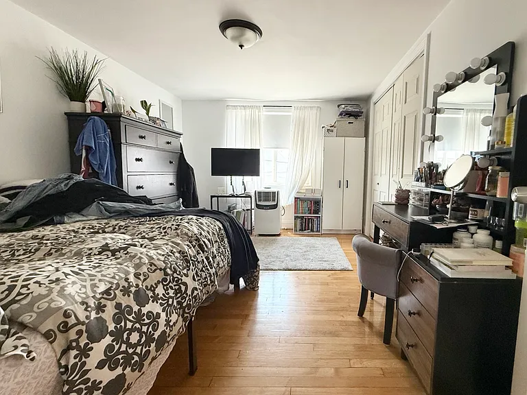 128 Lawrence St #B — Photo 7