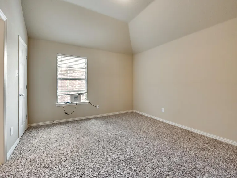6072 Wallis Dr — Photo 36