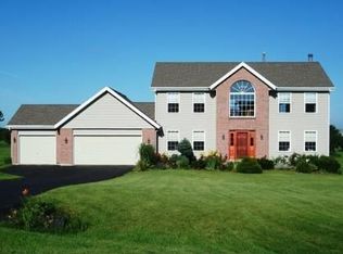 9238 Crescent Ct, Roscoe, IL 61073