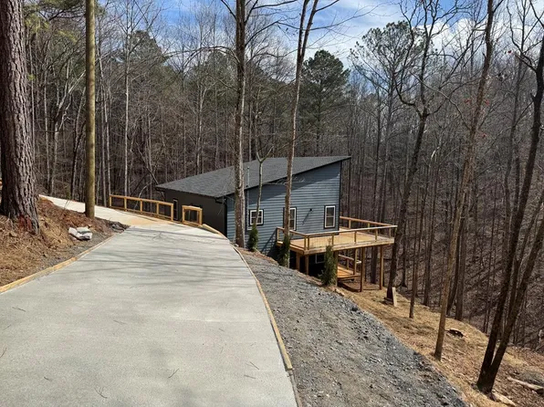 400 Molly Cir, Ellijay, GA 30540