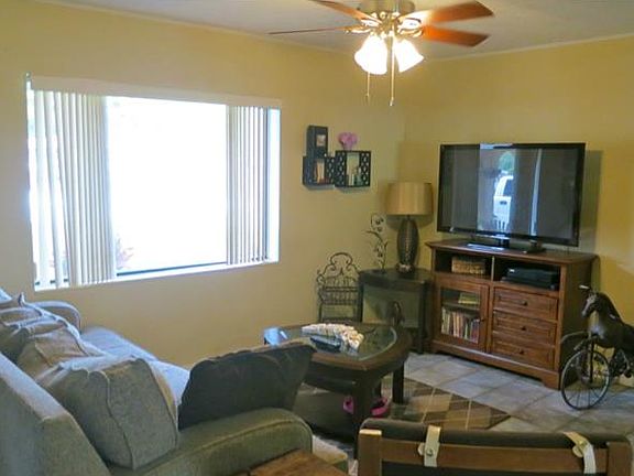 3rd image of 207 6th St #Jpv