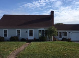 95 Nyes Ln, Acushnet, MA 02743