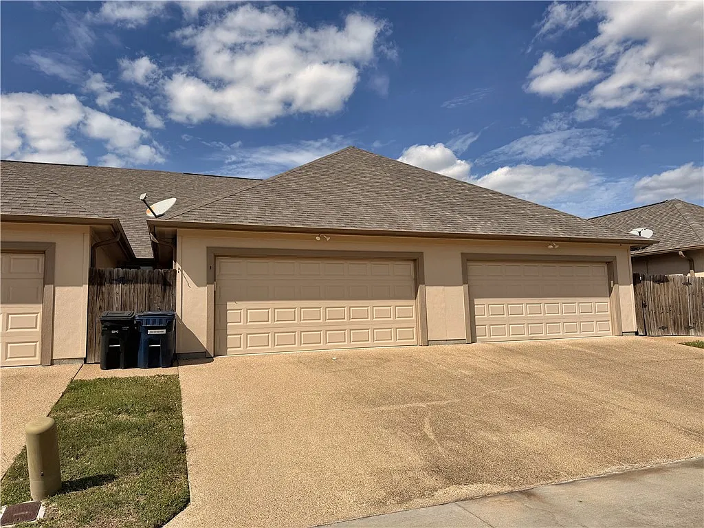 3 bed, 1358 sqft, $1,850 — Photo 2