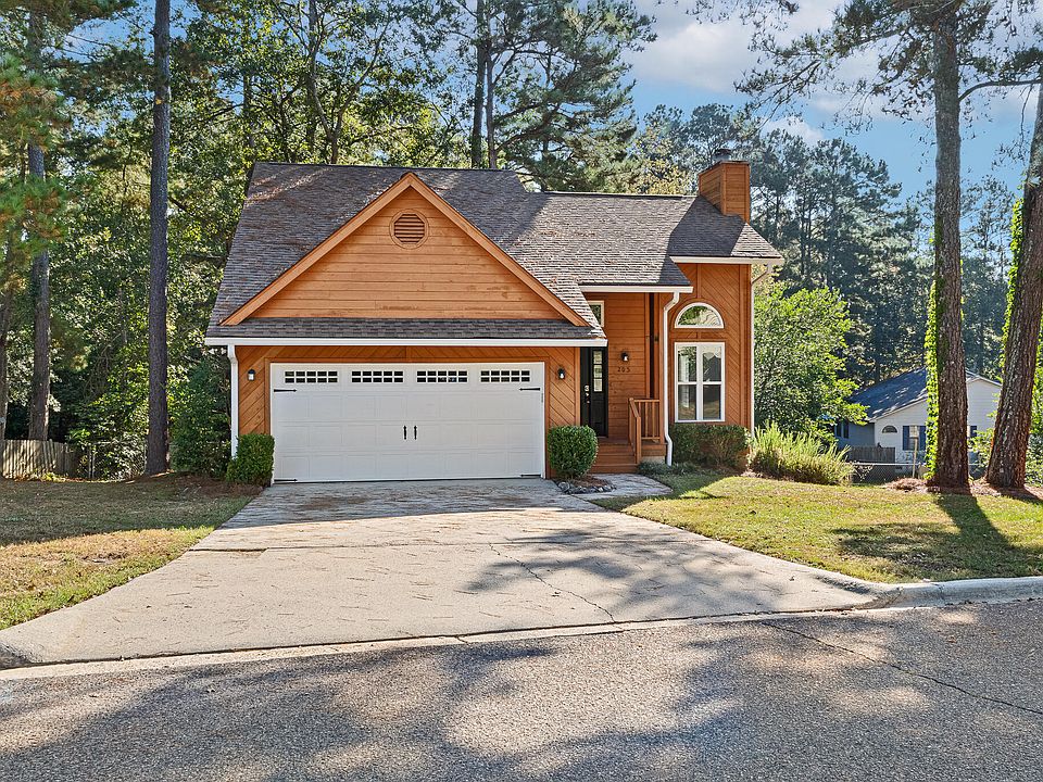 1st image of 205 Greenwich Dr