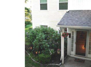 137 Deerfield Ct, Glen Mills, PA 19342