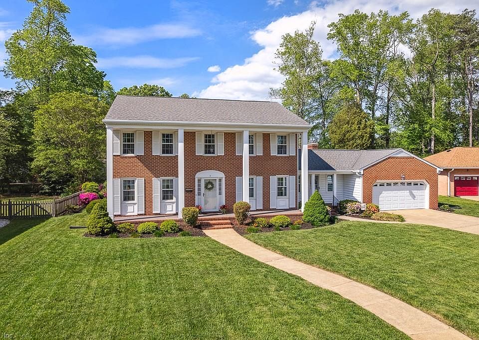 1st image of 3 Woodlawn Dr