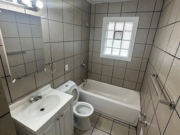 4759 - 4761 N 46th Street - Duplex — Photo 3