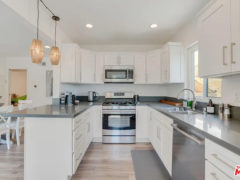 5343 Tendilla Ave — Photo 4