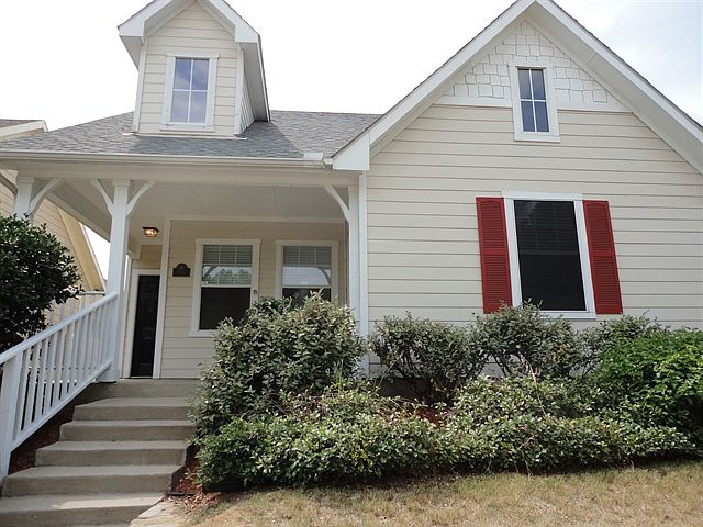 1st image of 1701 Cambridge Dr