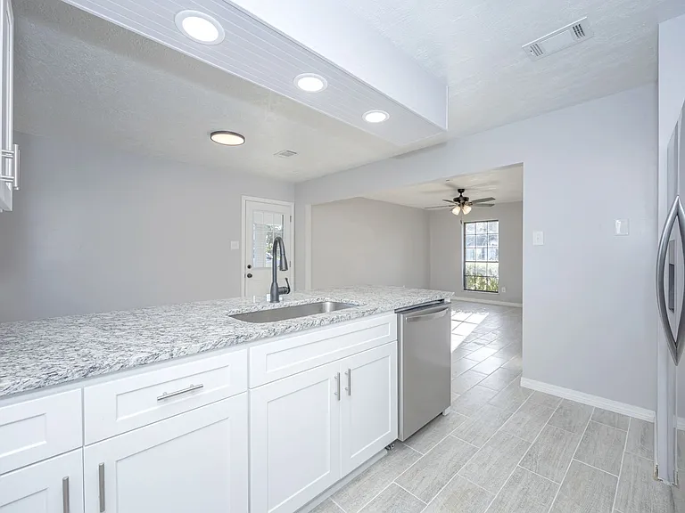 6672 Cortez Cir — Photo 15