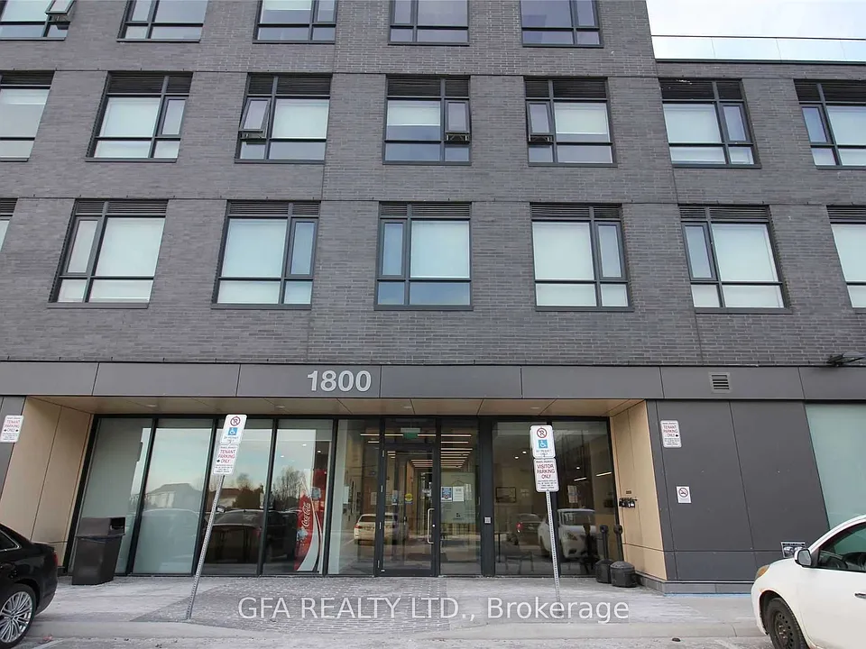 1800 Simcoe St N #205