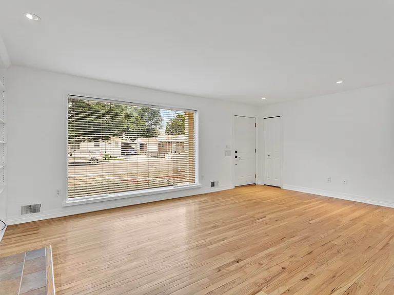 437 S Lamar St — Photo 24