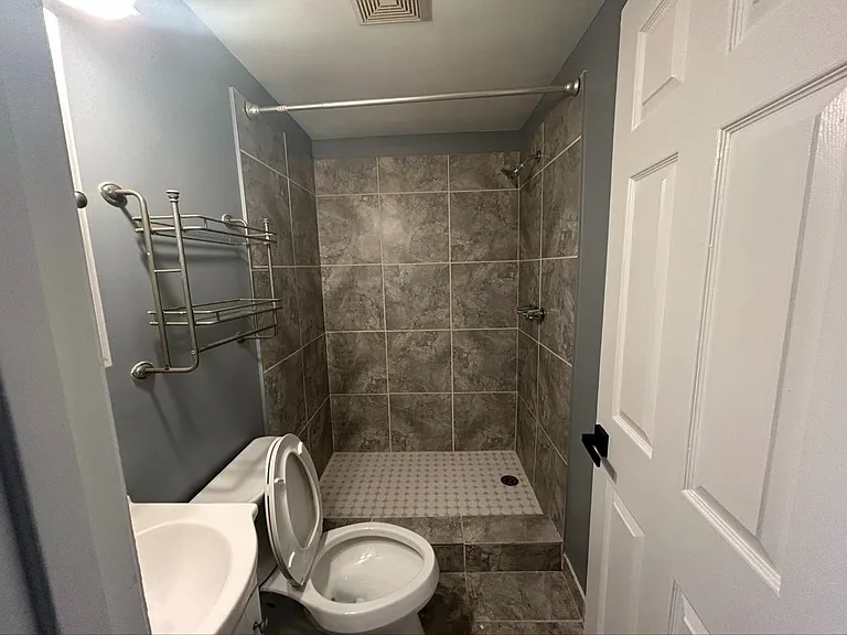 17 E Centre St #3 — Photo 6