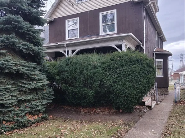 1745 Cudaback Ave, Niagara Falls, NY 14303