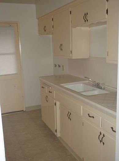 2nd image of 3318 N Chester Ave APT A