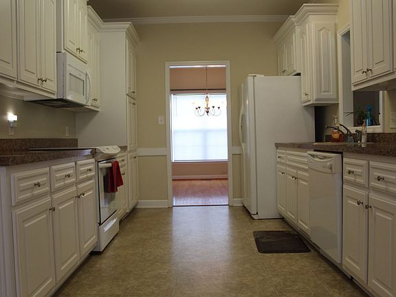 2nd image of 205 Stillwater Creek Dr
