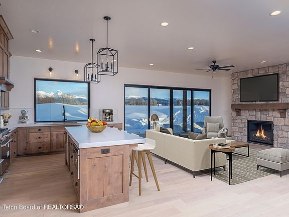 4th image of 311 Solitude Ln